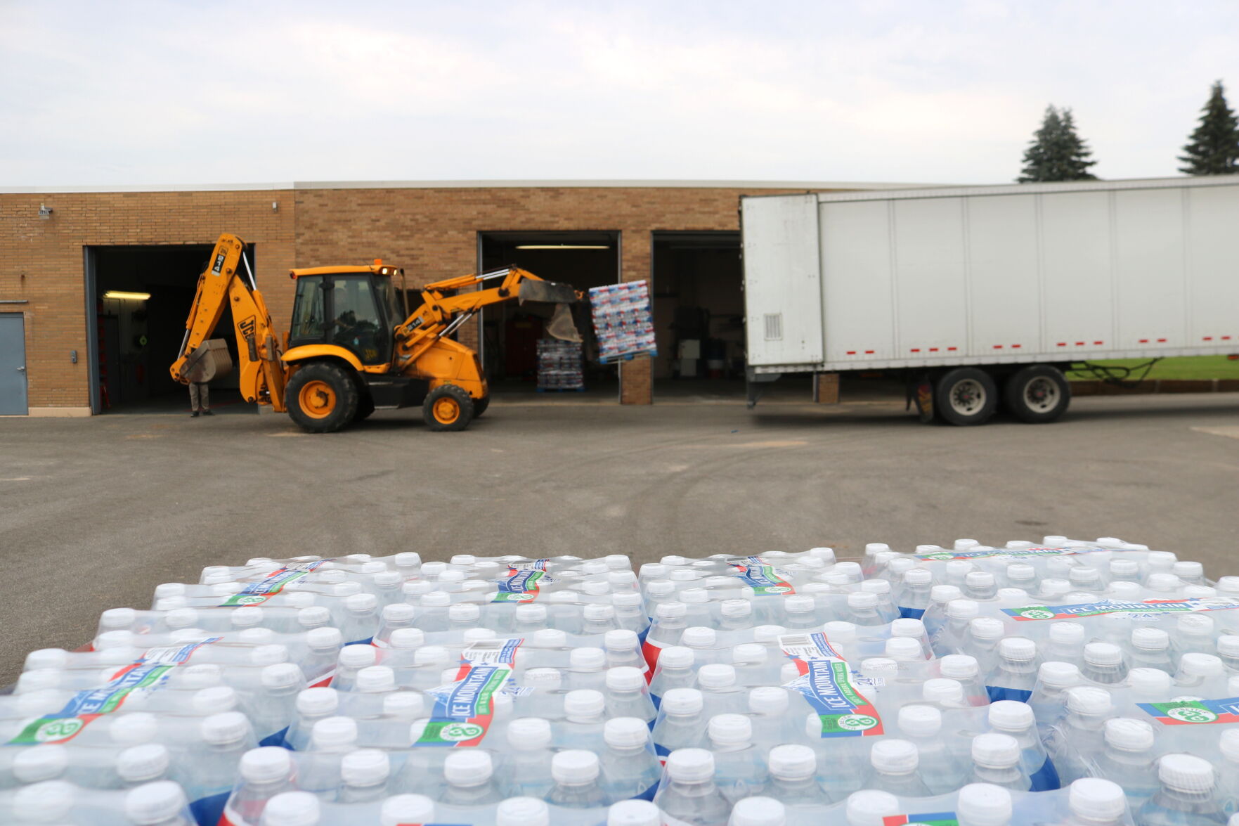 Ice Mountain, Cadillac offering bottled water during boil water notice